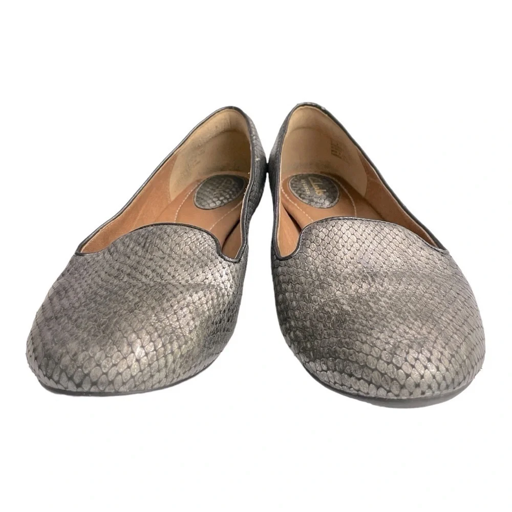 Clarks Women's Valley Lounge Loafer Size 9M Flat Shoe Metallic Pewter Snakeskin